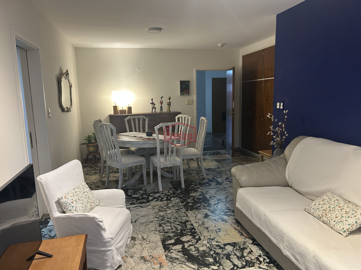 Apartamento ID.165977/Mansa,-apartamento-de-3-suites-más-dependencia - apartamento estilo casa a una cuadra del mar.