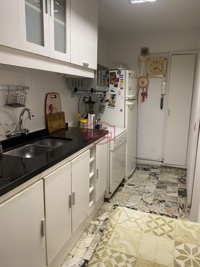 Apartamento ID.165977/Mansa,-apartamento-de-3-suites-más-dependencia - apartamento estilo casa a una cuadra del mar.