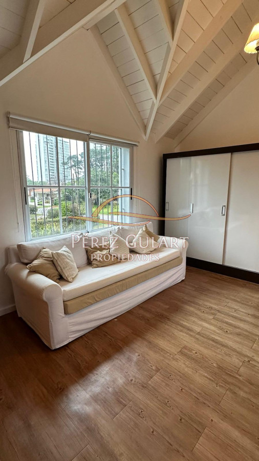 Casa ID.252 - Casa en Punta del Este, Cantegril