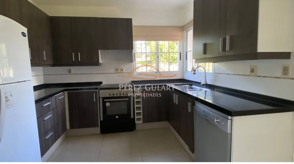 Casa ID.252 - Casa en Punta del Este, Cantegril