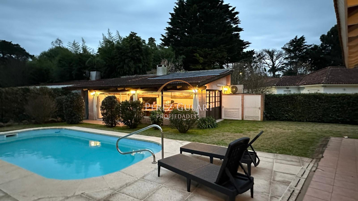 Casa ID.252 - Casa en Punta del Este, Cantegril