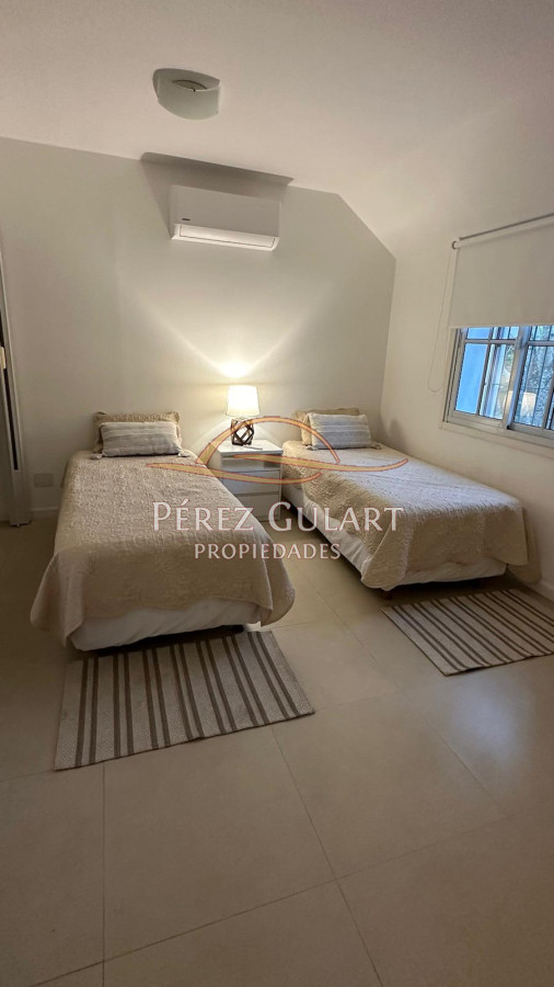 Casa ID.252 - Casa en Punta del Este, Cantegril