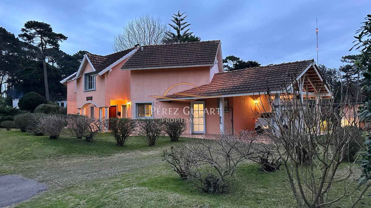 Casa ID.252 - Casa en Punta del Este, Cantegril