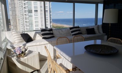 Excelente apartamento en primera linea de la brava con vista al mar!
