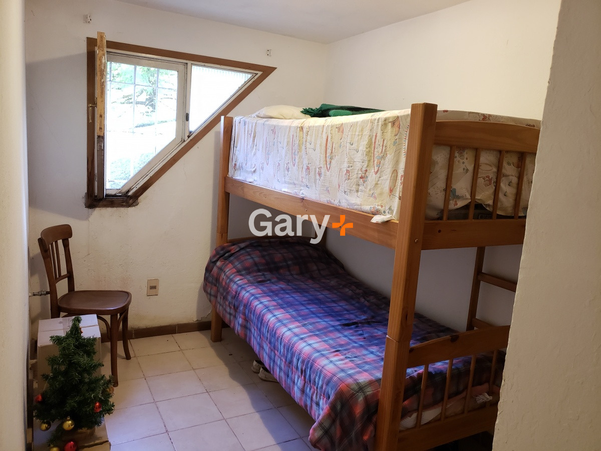 Casa ID.23715 - Casa a la venta , sólida y con muy buen frente cercana al Shopping y colegios