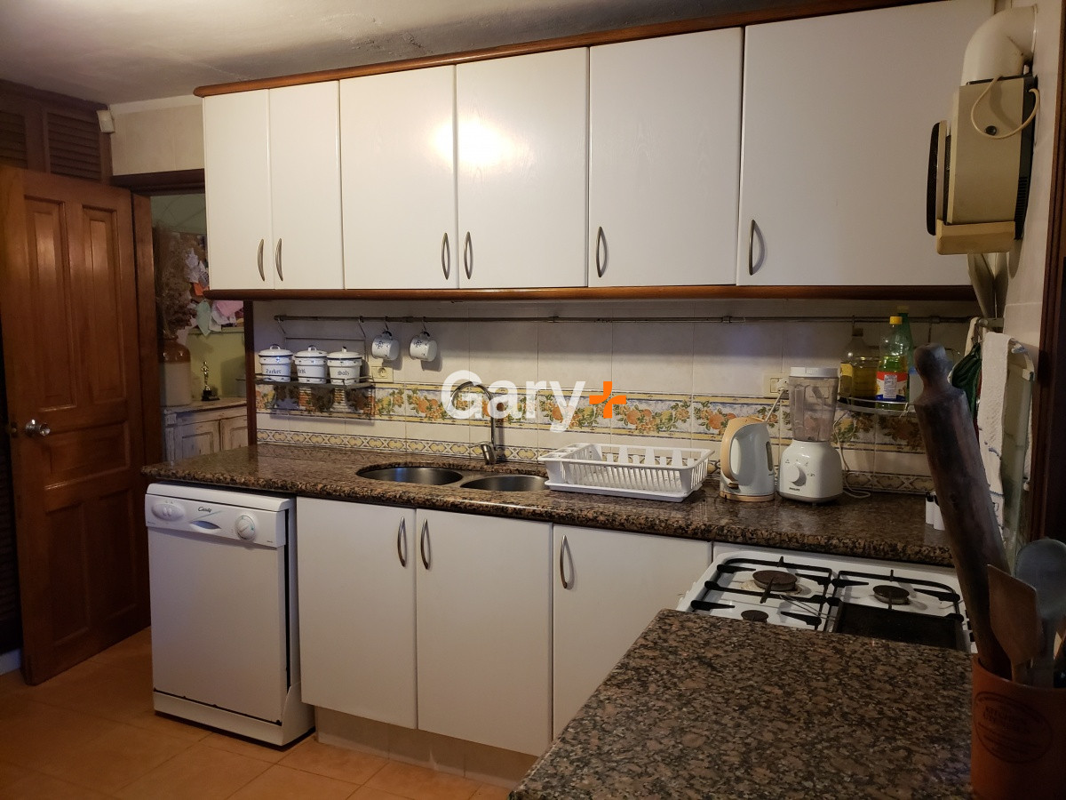 Casa ID.23715 - Casa a la venta , sólida y con muy buen frente cercana al Shopping y colegios