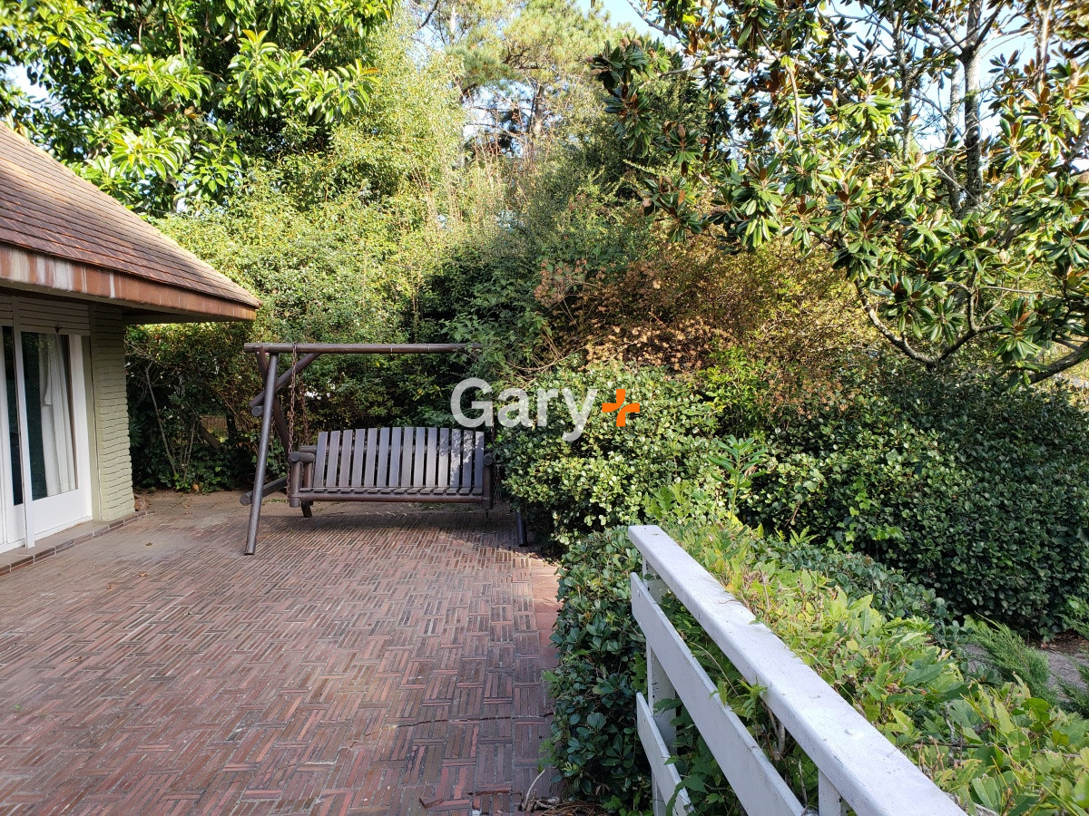 Casa ID.23715 - Casa a la venta , sólida y con muy buen frente cercana al Shopping y colegios