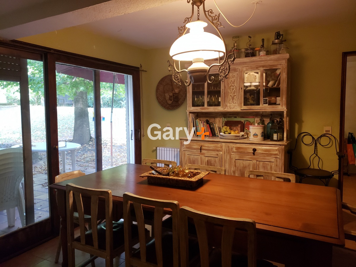 Casa ID.23715 - Casa a la venta , sólida y con muy buen frente cercana al Shopping y colegios