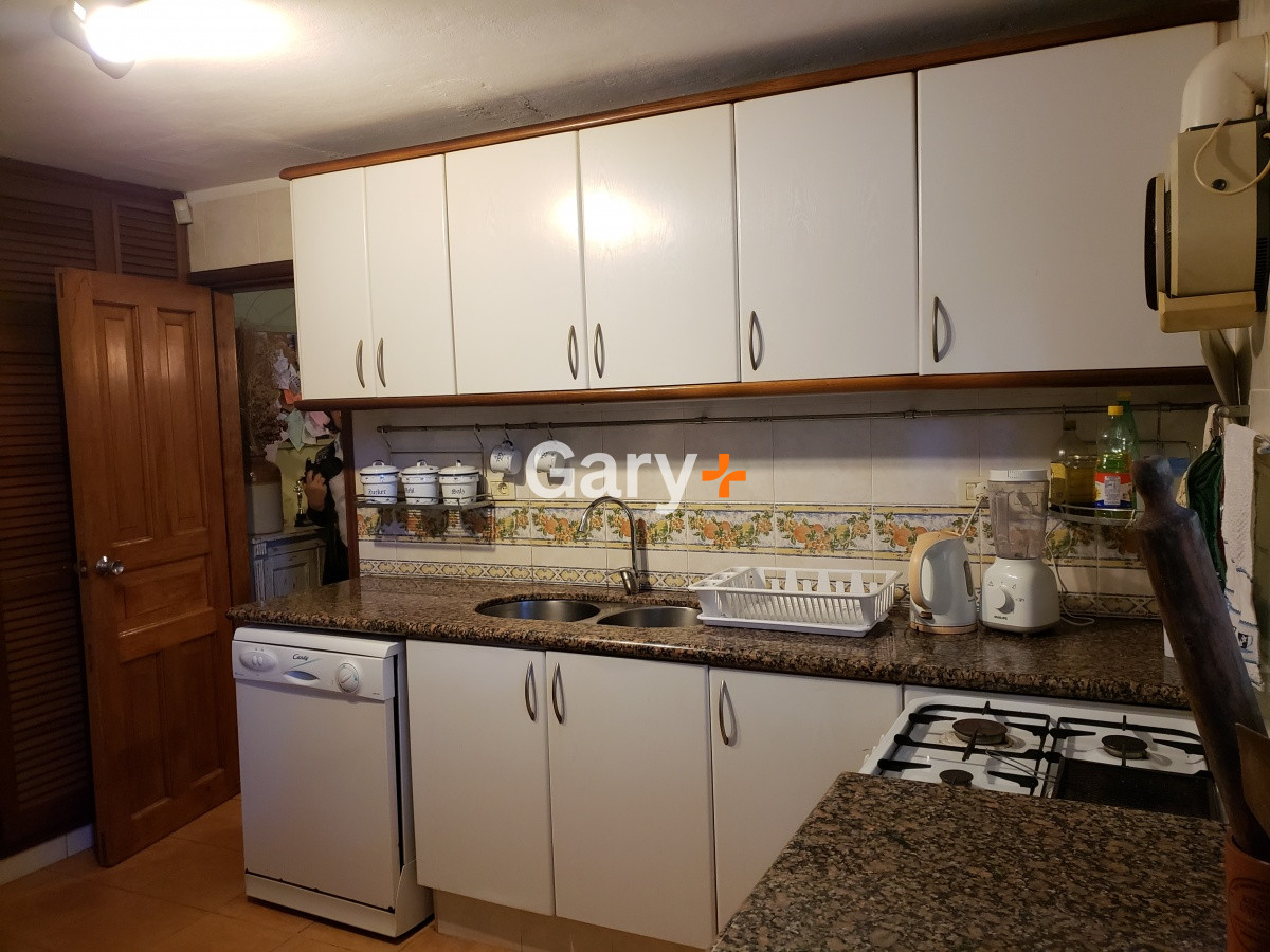 Casa ID.23715 - Casa a la venta , sólida y con muy buen frente cercana al Shopping y colegios