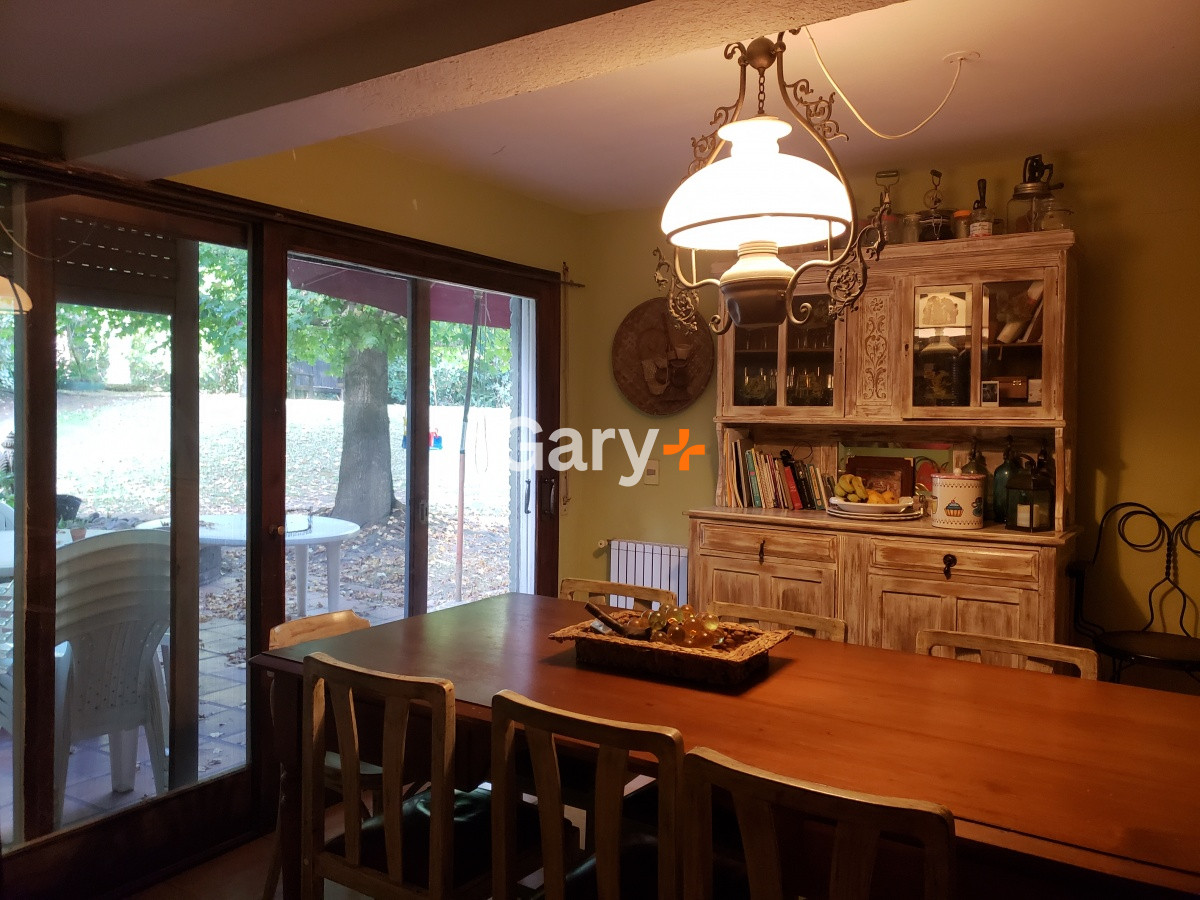 Casa ID.23715 - Casa a la venta , sólida y con muy buen frente cercana al Shopping y colegios