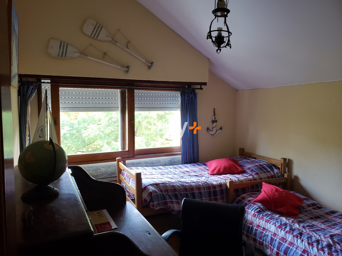 Casa ID.23715 - Casa a la venta , sólida y con muy buen frente cercana al Shopping y colegios