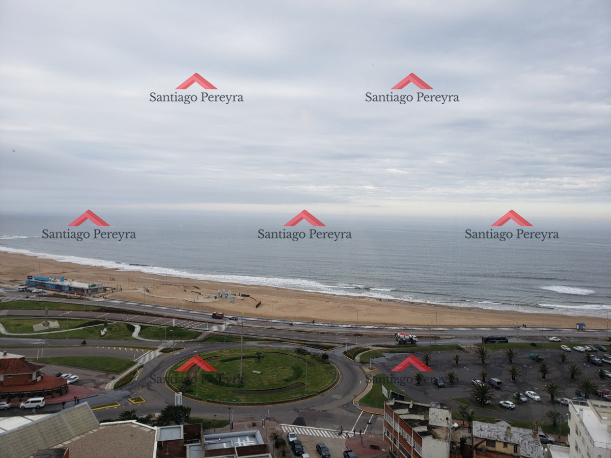 Apartamento ID.5466 - Apartamento en primera línea sobre Playa Mansa.