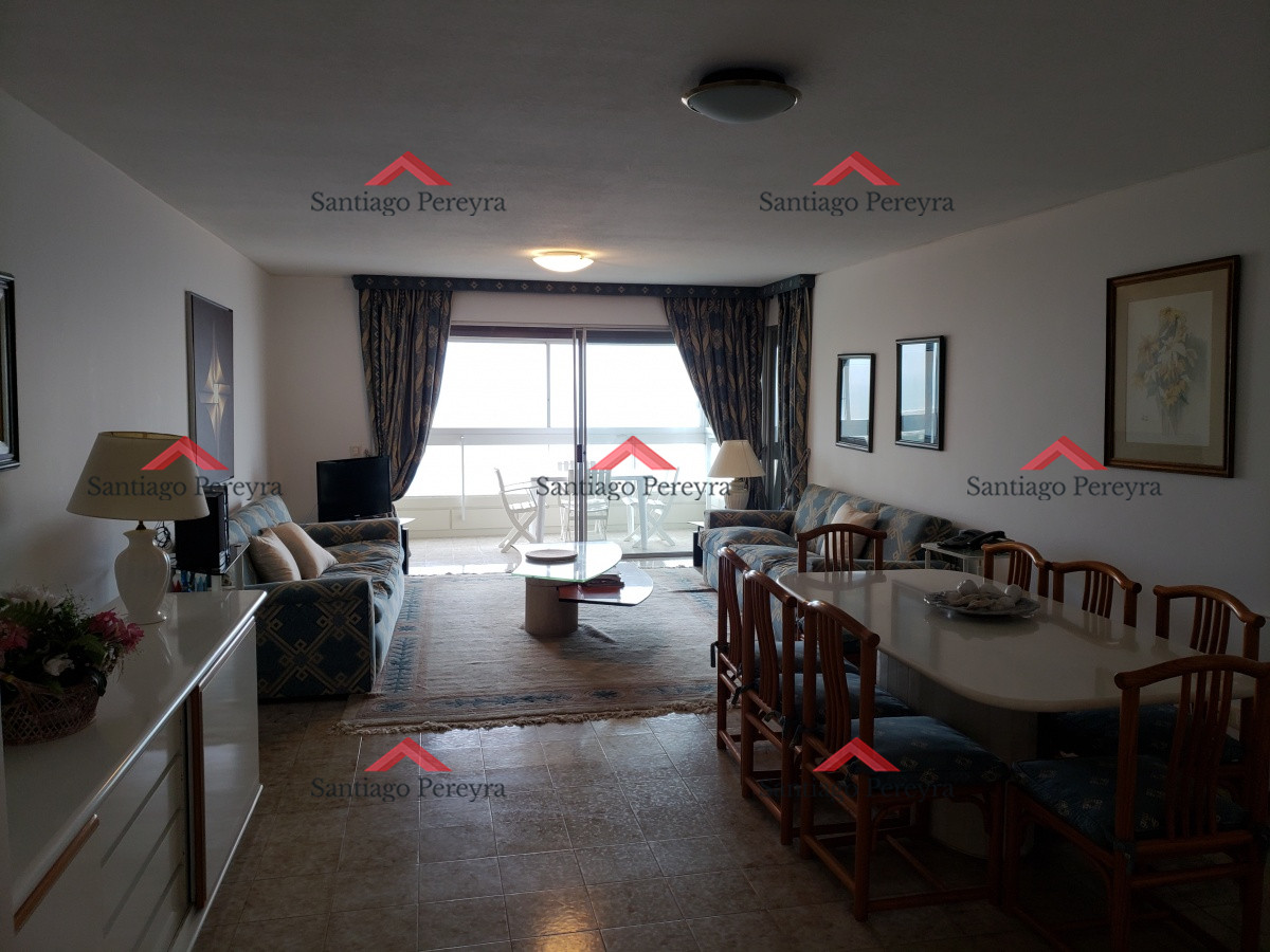 Apartamento ID.5466 - Apartamento en primera línea sobre Playa Mansa.