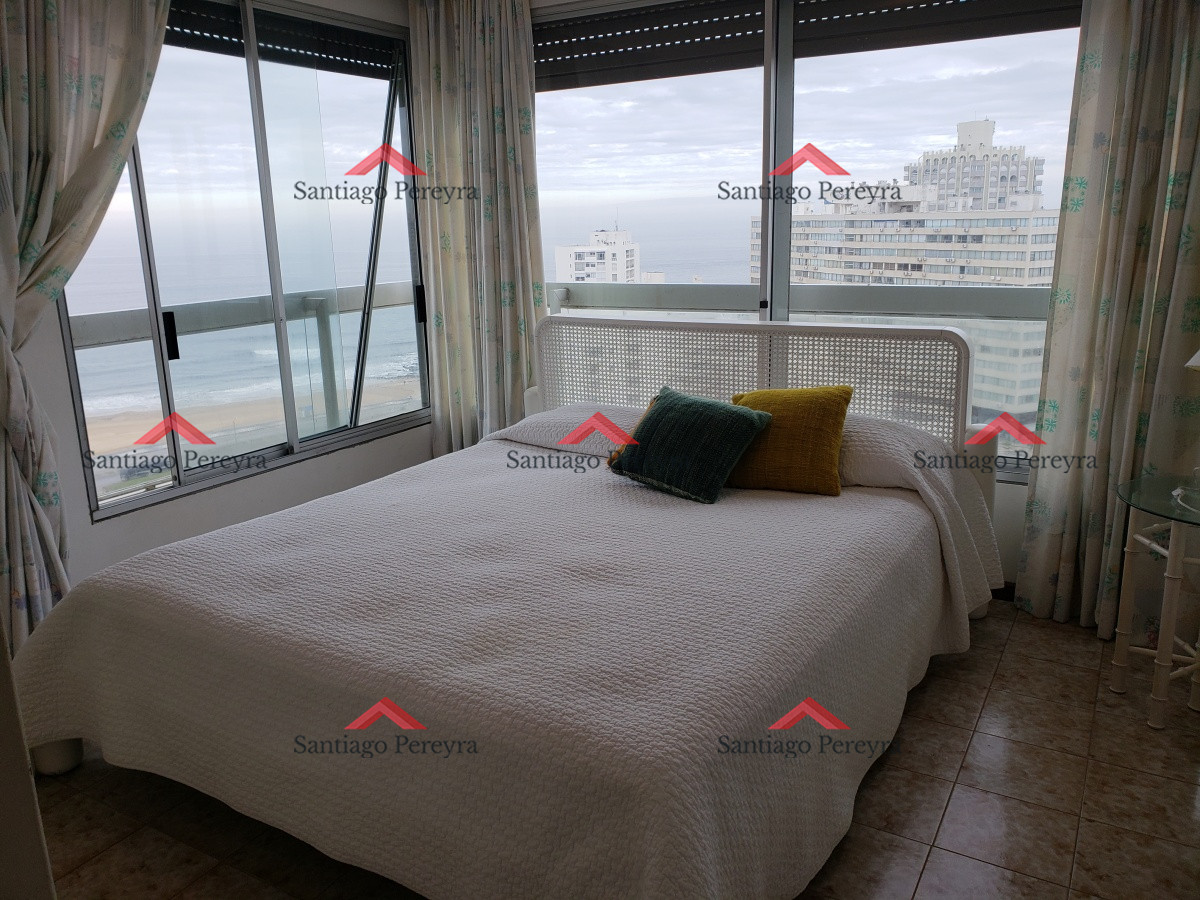 Apartamento ID.5466 - Apartamento en primera línea sobre Playa Mansa.