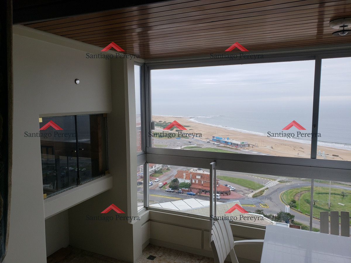 Apartamento ID.5466 - Apartamento en primera línea sobre Playa Mansa.