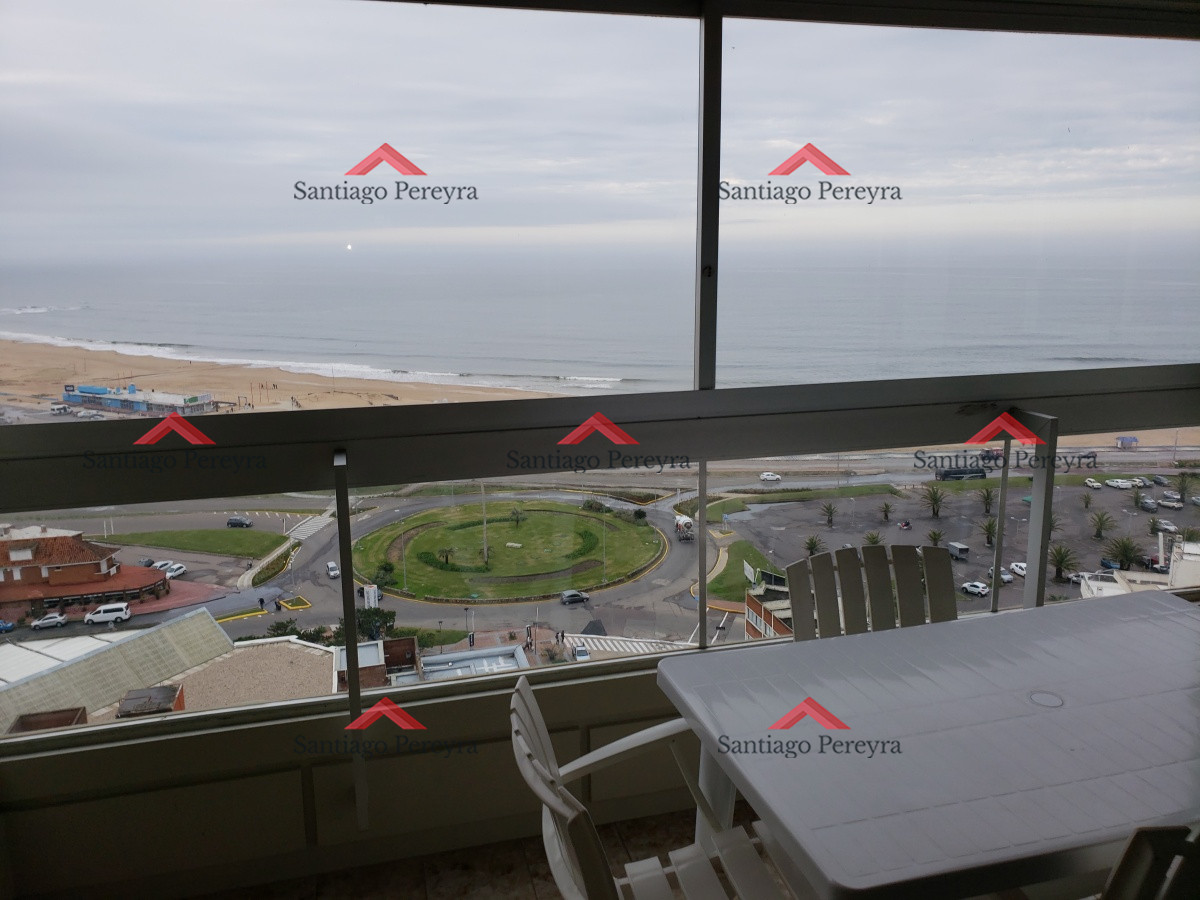 Apartamento ID.5466 - Apartamento en primera línea sobre Playa Mansa.