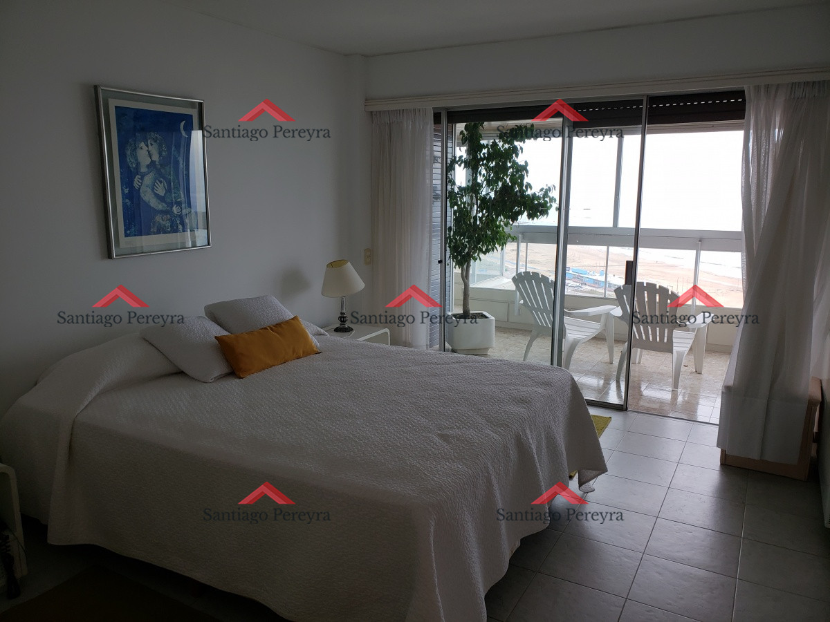 Apartamento ID.5466 - Apartamento en primera línea sobre Playa Mansa.