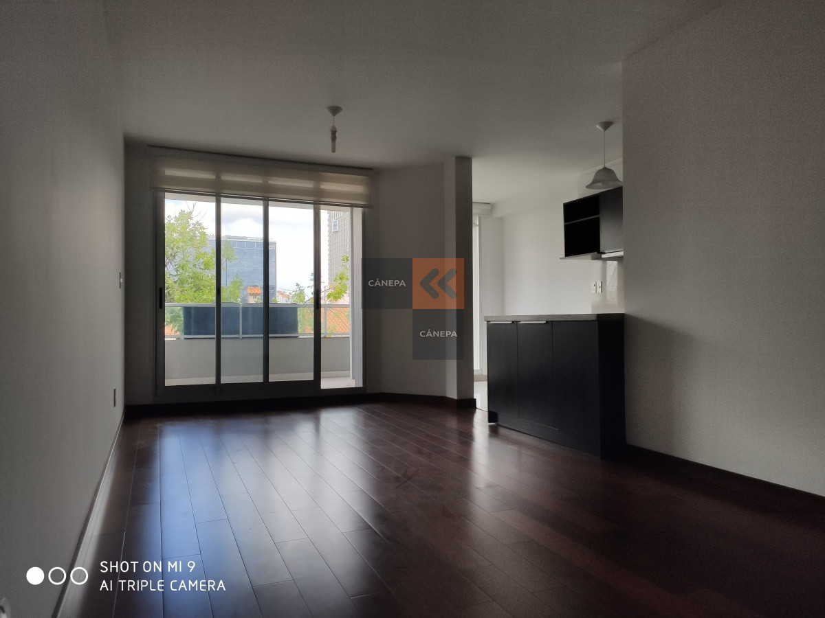 Se vende apartamento de 2 dormitorios a pasos de villa biarrtiz