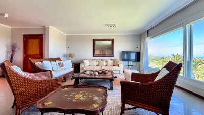 En venta excelente unidad de 3 dormitorios 