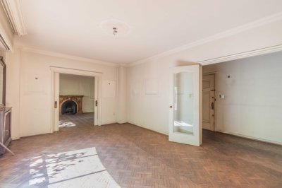 Venta apartamento 4 dormitorios en Centro de Montevideo 