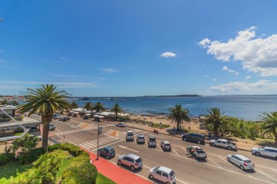 Departamento en venta 1° linea frente al mar