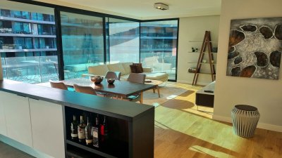 Venta con renta apartamento amueblado de 2 dormitorios en Puerto del Buceo