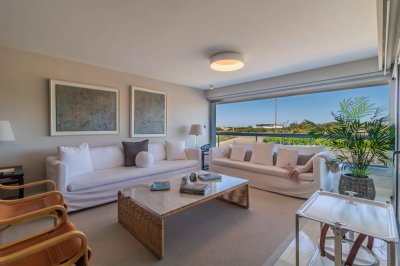 Departamento de 3 dormitorios en venta frente al mar