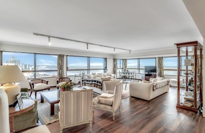 Departamento en venta de 4 dormitorios 
