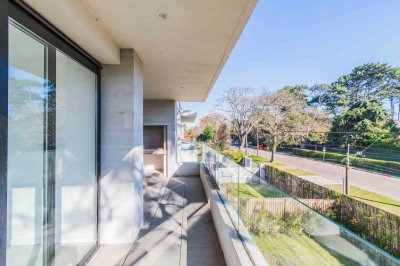 Venta apartamento de 3 dormitorios en Carrasco Norte con terraza con parrillero