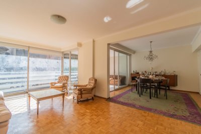 Venta apartamento de 3 dormitorios en Pocitos