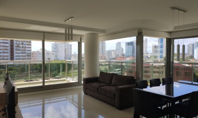 Edificio de lujo, a metros a la Mansa y de la Brava, orientación al Norte
