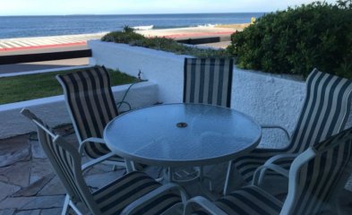 Primera linea fente al mar con jardin de uso exclusivo