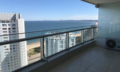 Apartamento con 2 dormitorios con vista al mar