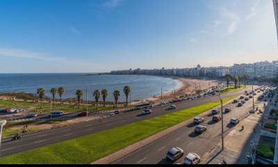 Venta excelente apartamento 3 dormitorios sobre la Rambla de Pocitos
