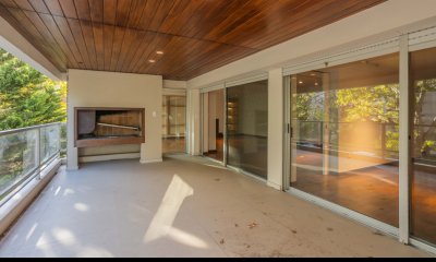 Apartamento de categoría en alquiler en Carrasco Sur