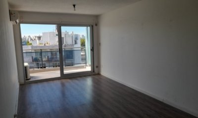 Monoambiente piso alto con vista despejada