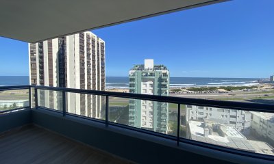 Apartamento en Brava a pasos del mar- Punta del Este