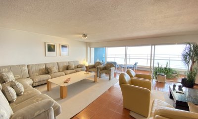 Apartamento a la venta de categoría en excelente edificio