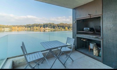Venta apartamento de 2 dormitorios frente al lago