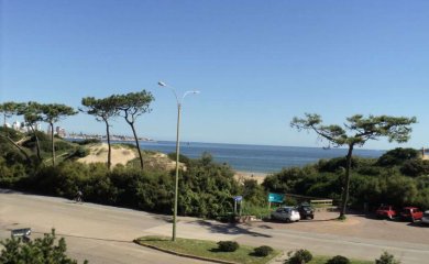 Apartamento a la venta en primera linea frente al mar.