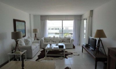 Excelente terraza con vista al mar a pasos de la playa