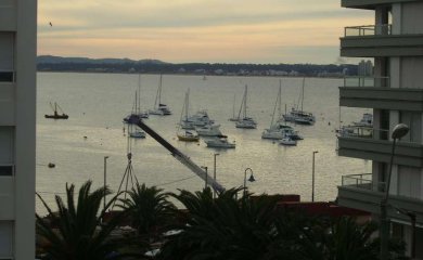 Precioso apartamento con vista al puerto de Punta del Este, ubicado en La Peninsula.
