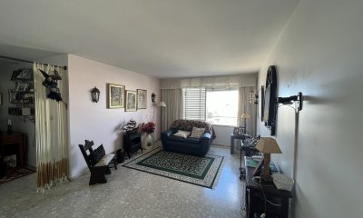 Apartamento en peninsula a metros de la Brava y de la Mansa