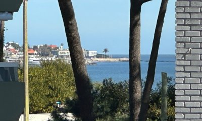 Apartamento en zona de playa mansa. Muy comodo e iluminado.