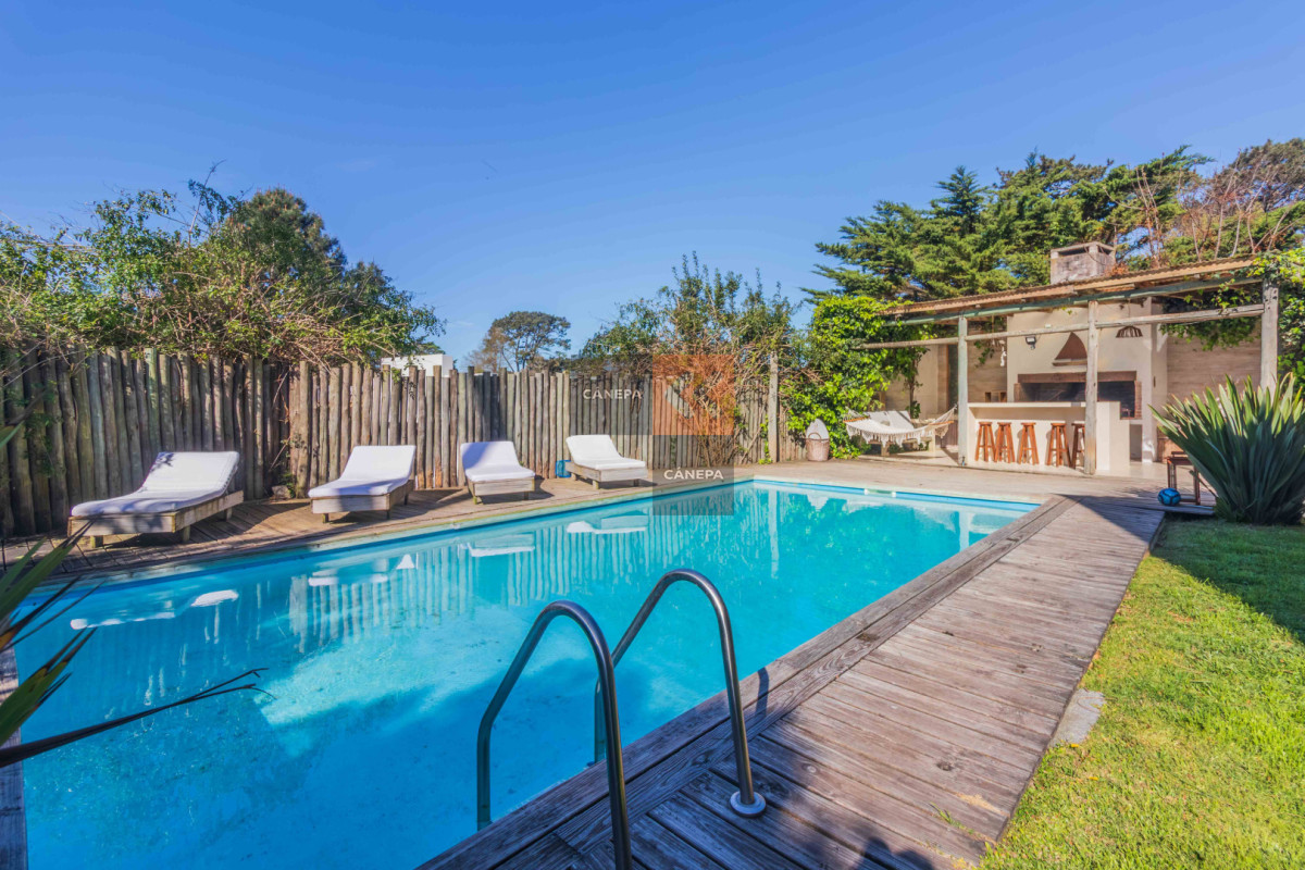 Casa en alquiler temporal con piscina
