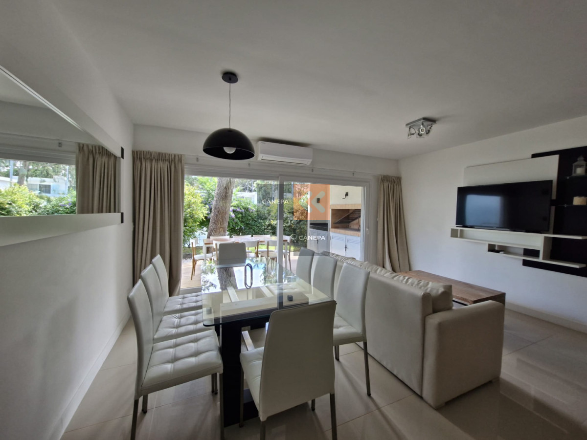 Casa en venta en complejo Solanas
