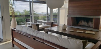 Casa minimalista con vista al mar en Punta Piedra. ESPECTACULAR VISTA