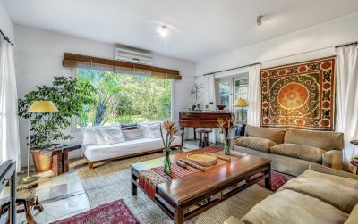 Excelente casa esquinera en venta