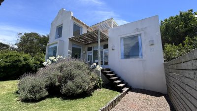 Casa en Venta en zona Punta Piedras 