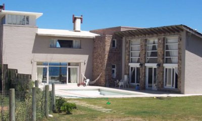 Vista al mar, espectacular casa en Laguna del Diario